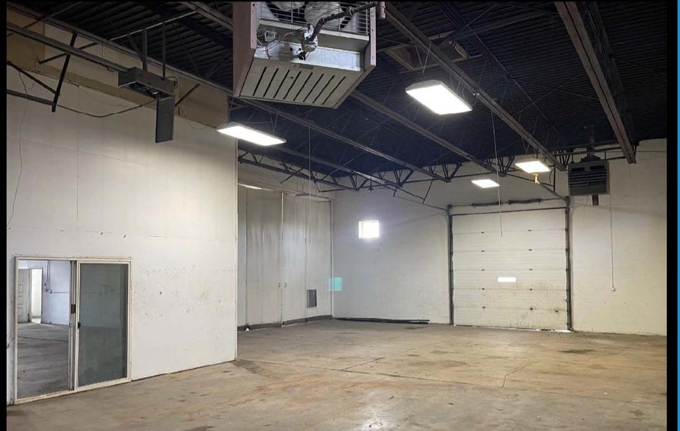 1909 N Industrial Ave — Airport Industrial Park interior and exterior photo