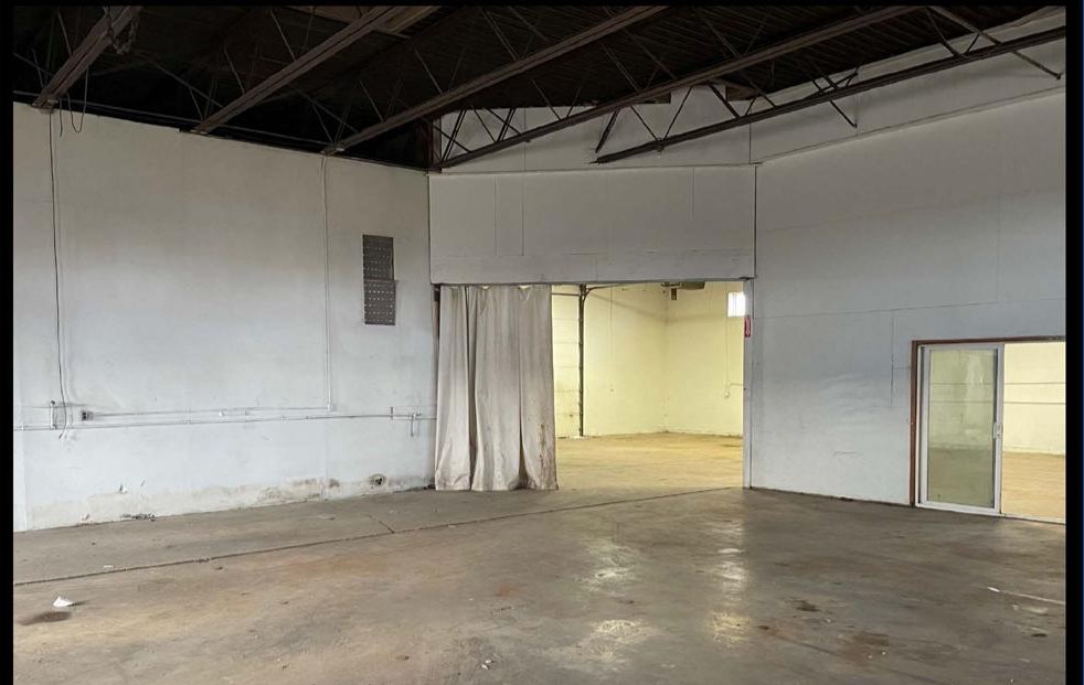1909 N Industrial Ave — Airport Industrial Park interior and exterior photo