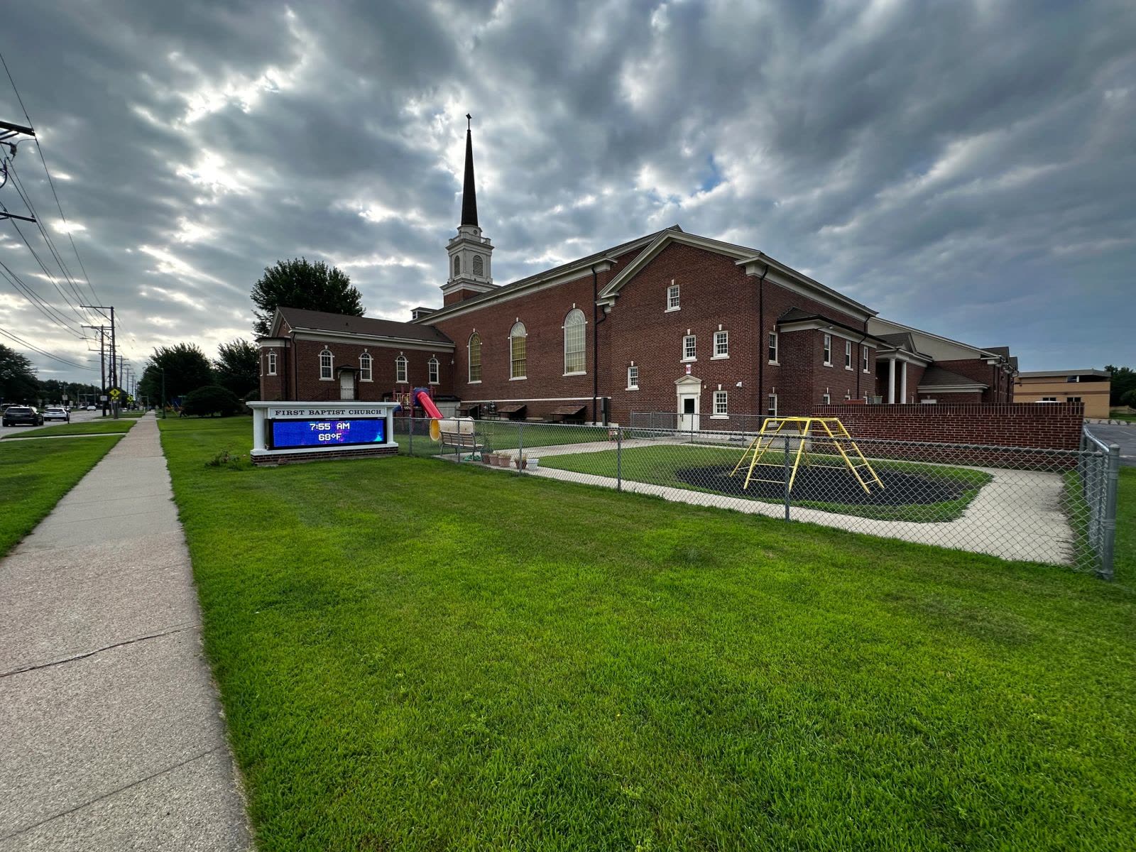 1401 S Covell Ave — 1st Baptist Church — photo 14 of 19, Sioux Falls, SD commercial real estate for sale